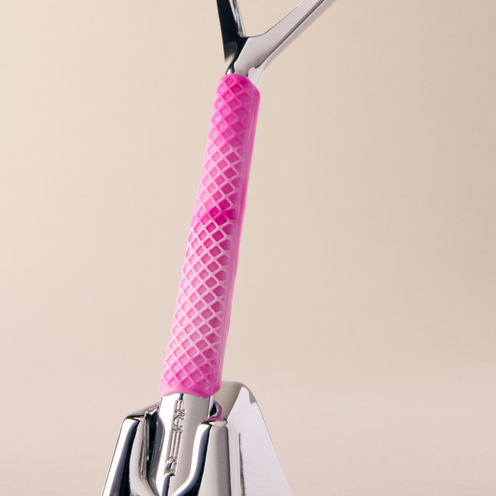 The leaf grip sleeve for the Leaf razor in pink swirl