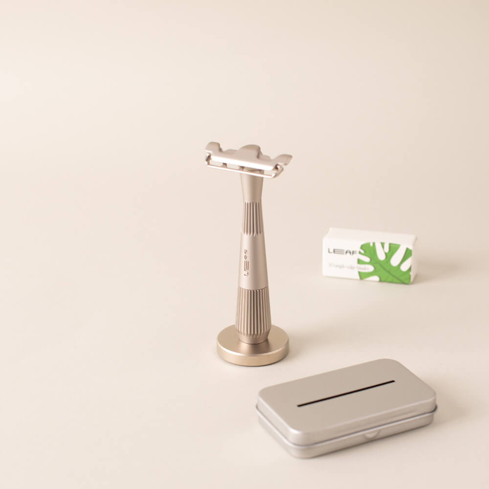 Silver single edge kit with single edge razor, blades, and recycling tin